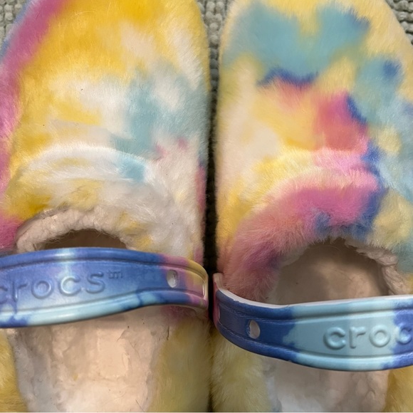 Crocs Fuzzy Clogs Tie Dye - Picture 4 of 4